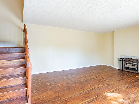 3rd image of 346 Lake Arbor Drive