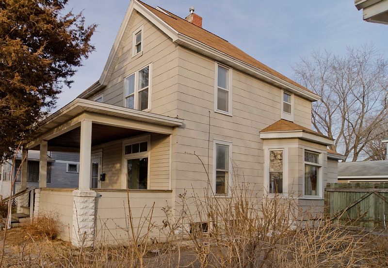 1st image of 670 Fairview Ave N