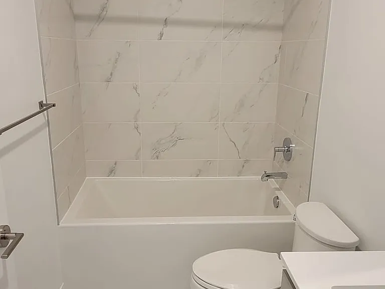 395 Dundas St W #734 — Photo 5