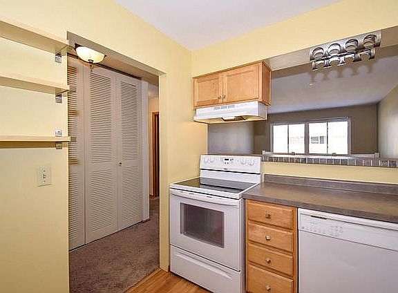 5th image of 5700 W Wahner Ave Unit 214