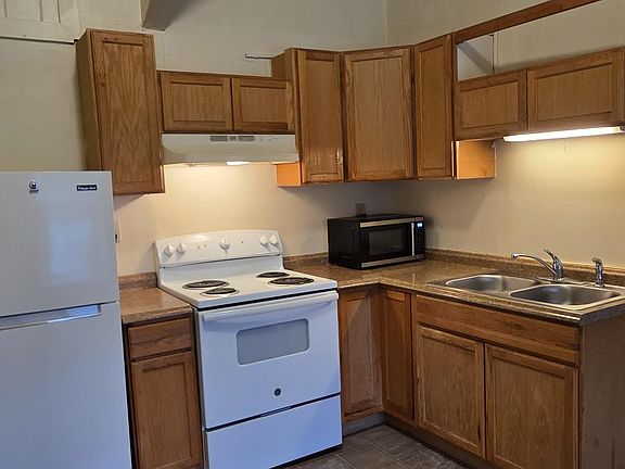 2nd image of 387 Main St #305