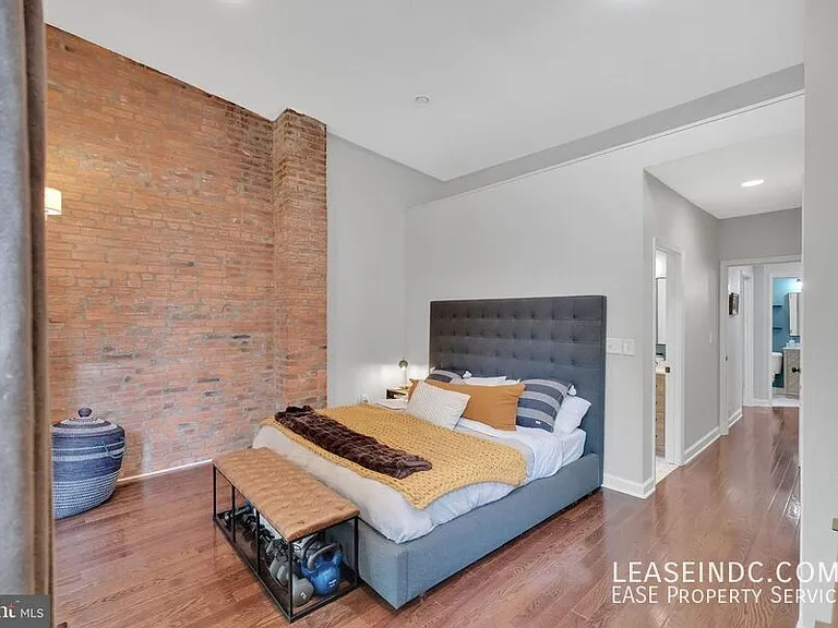 1241 I St NE — Photo 24