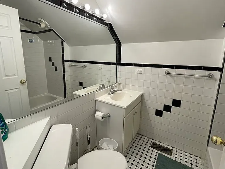 900 N Ashland Ave #4 — Photo 17