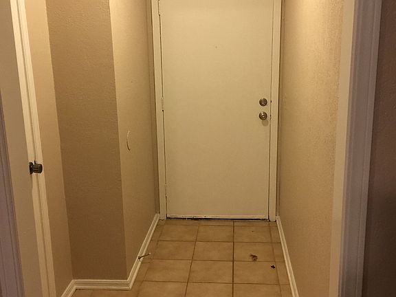 4th image of 10216 Exter Ave