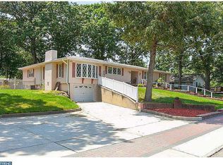 15 Kennedy Blvd, Somerdale, NJ 08083