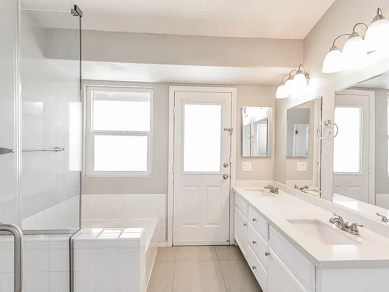 2216 Jardine Ave — Photo 11