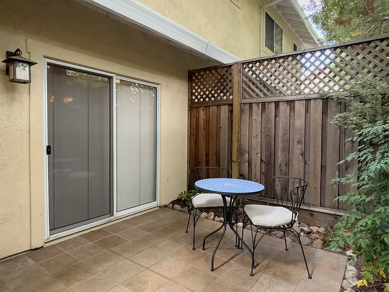 935 W Spain St #L — Photo 31