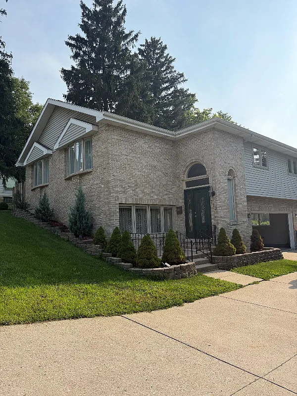 Beautiful House in Lemont 3Bdr and 2.5 Bath — Photo 1