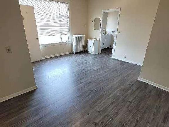 5th image of 5033 Brooklyn Ave NE APT 12