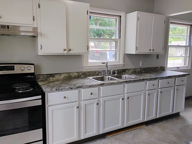 1312 SW Glendale Dr — Photo 4