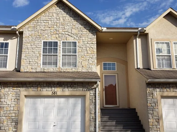 581 Woodson Ln, Gardner, KS 66030
