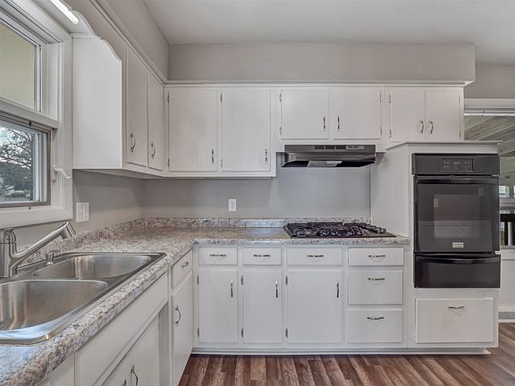 new countertops and sink