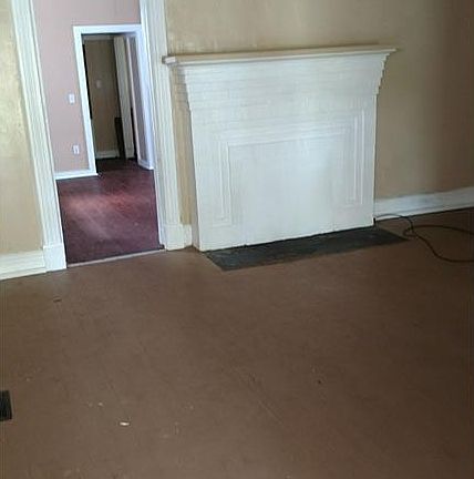 4th image of 127 Hershey St