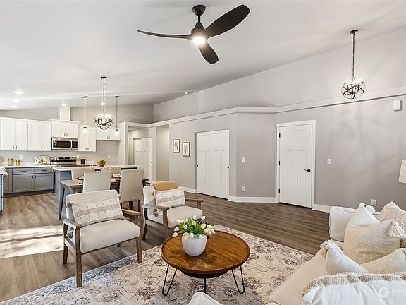 4th image of 20114 56th Avenue Ct E
