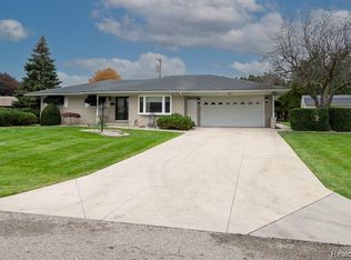 37357 Maas Dr, Sterling Heights, MI 48312