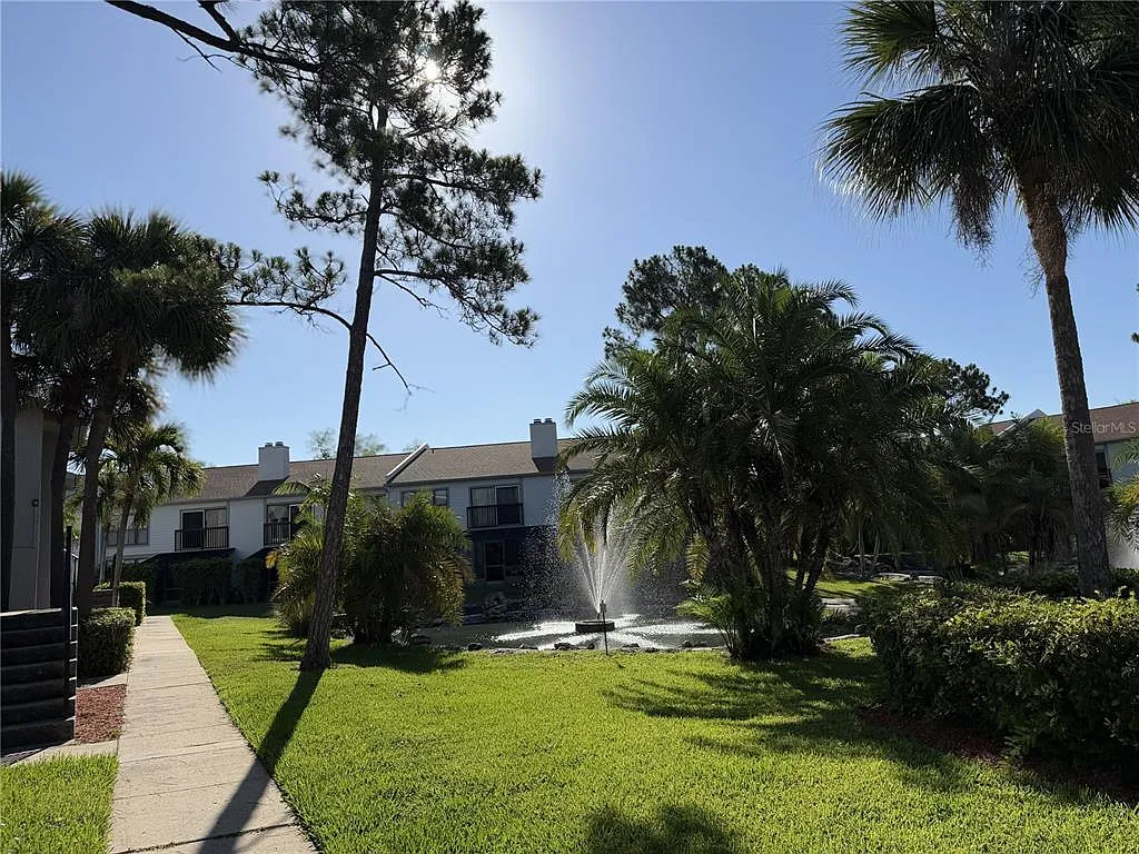2 bed, 2.0 bath, 1115 sqft, $1,900 — Photo 4