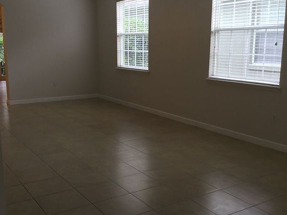 3rd image of 3418 Carriage Lake Dr