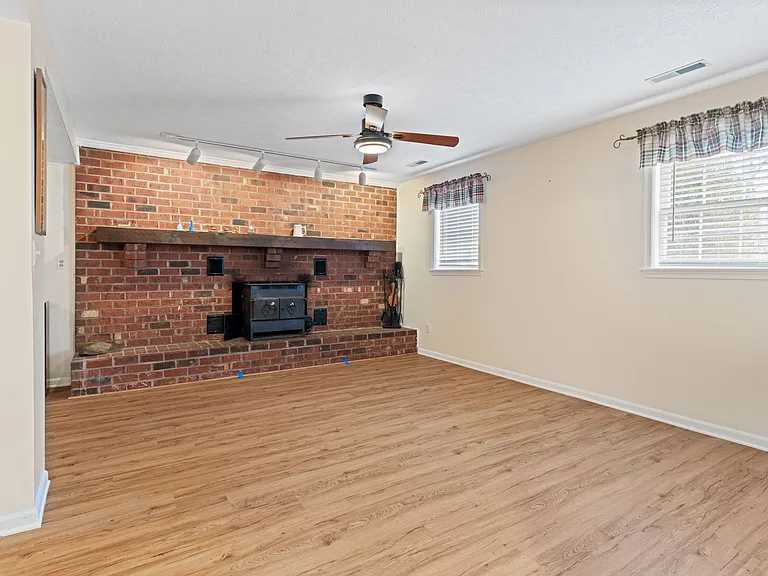 102 Forest Oaks Dr — Photo 24