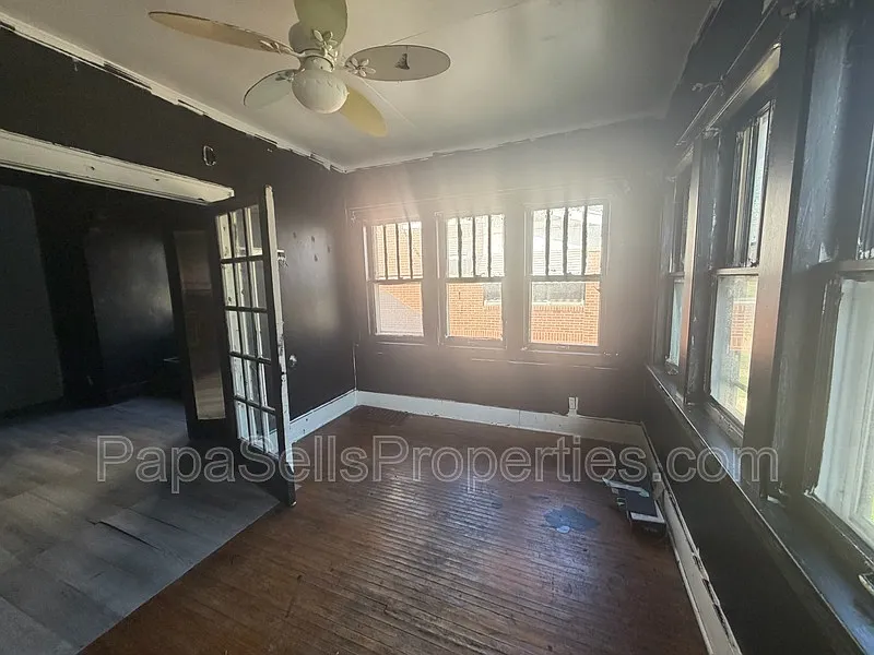 4 bed, 1.5 bath, 2098 sqft, $1,395 — Photo 4