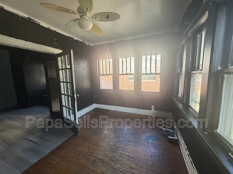 107 E Archer Ave — Photo 3