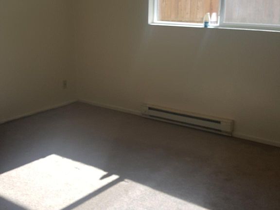 2nd image of 507 L St SE #509