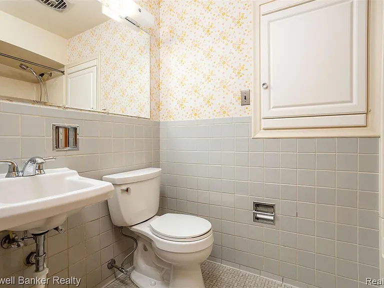20571 Brooklawn Dr — Photo 11