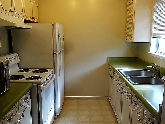 2nd image of 360 Bellerose Dr APT 3
