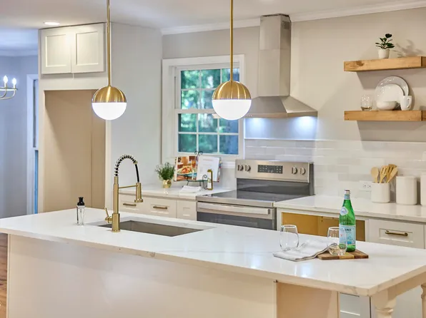 8404 Sleepy Creek Dr, Raleigh, NC 27613