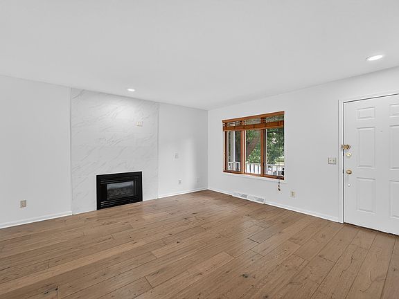 4th image of 438 Cherry Hill Dr