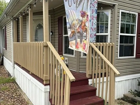 5 Sterling Ct, East Windsor, NJ 08520