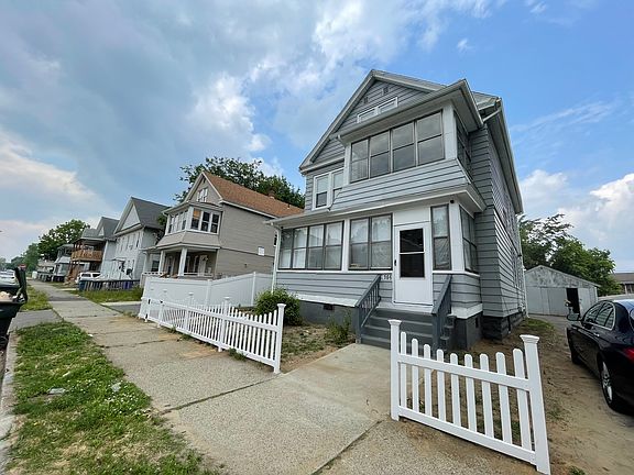 2nd image of 166 Kensington Ave #2
