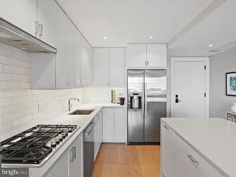 925 N Fairfax St #704 — Photo 8