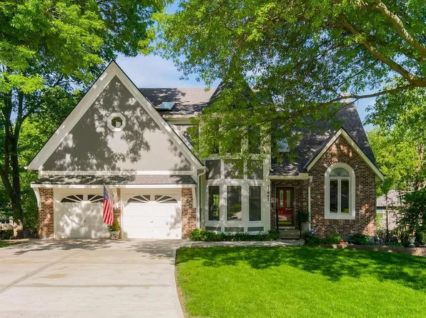 11662 S Parkwood Dr, Olathe, KS 66061