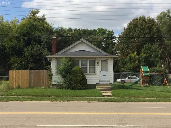 3006 S Grand Traverse St, Flint, MI 48507