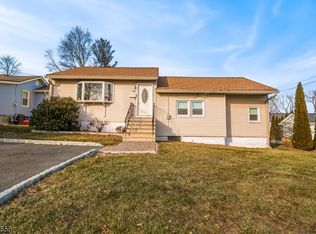 22 Oneida Ave, Lake Hiawatha, NJ