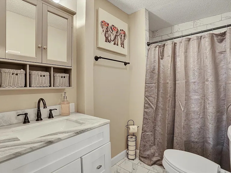 720 Dixon St — Photo 25
