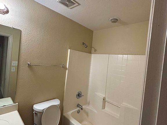 4th image of 7821 Leigh Ann Dr