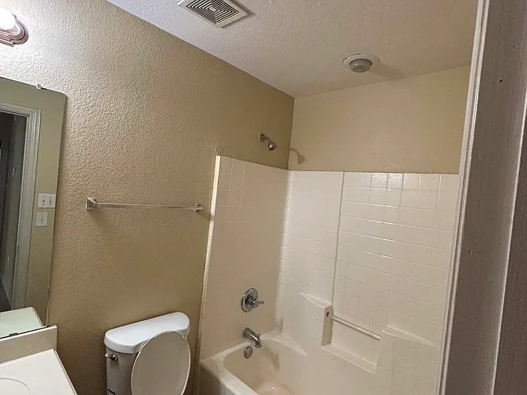 7821 Leigh Ann Dr — Photo 3