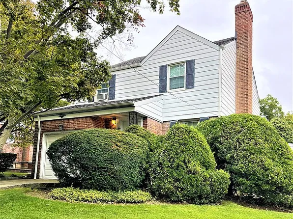 24920 51st Ave, Little Neck, NY 11362