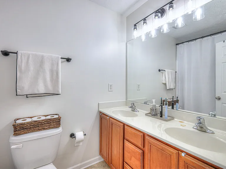 1846 Shaylin Loop — Photo 17