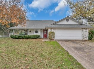 1013 December Dr, Hewitt, TX 76643