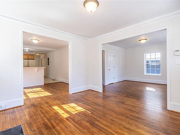 4th image of 312 Clifton Rd NE