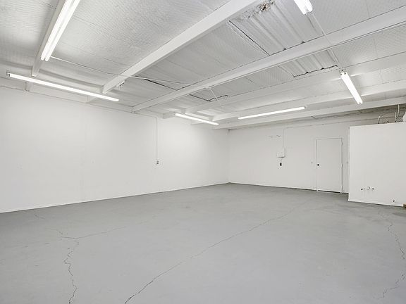 2nd image of 1419 Fleming Dr #5