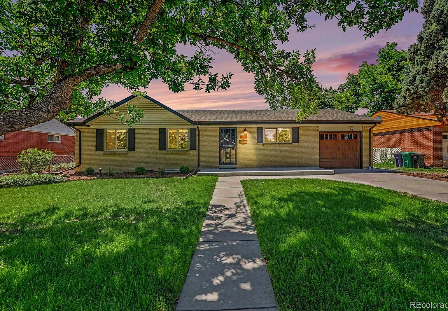 4 bed, 3.0 bath, 2324 sqft, $2,900 — Photo 1