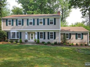 75 Old Farms Rd, Woodcliff Lake, NJ 07677