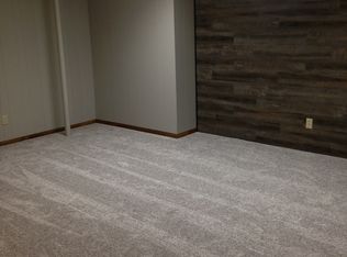 411 James Pl, Yankton, SD 57078