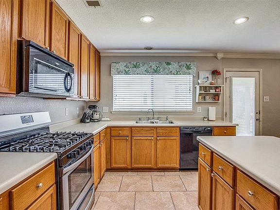 2nd image of 6132 Paddlefish Dr