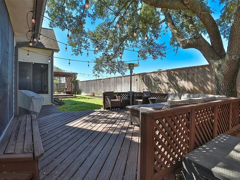 1818 Brookchester Dr — Photo 43