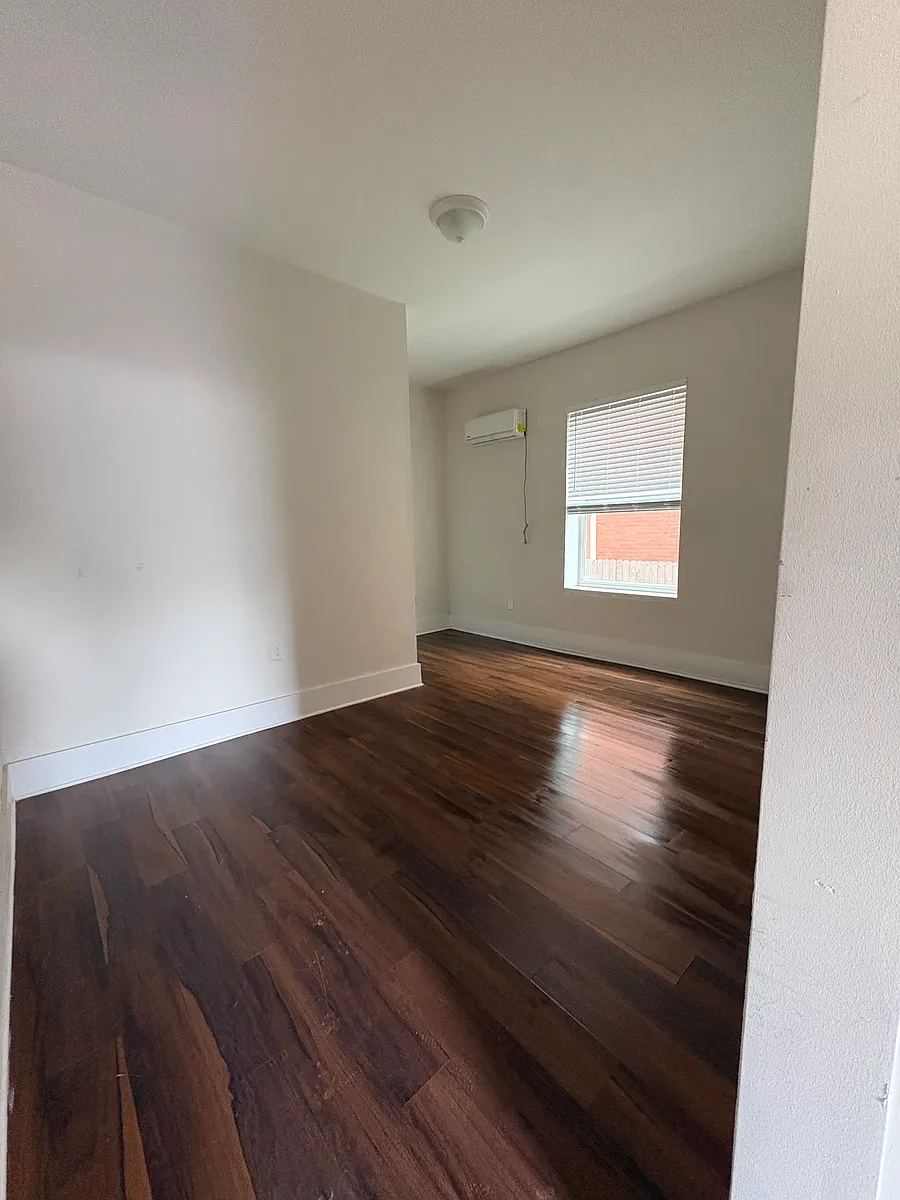 Building Photo - 1107 Arizona Ave #C