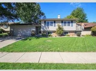 1208 15th St, Silvis, IL 61282